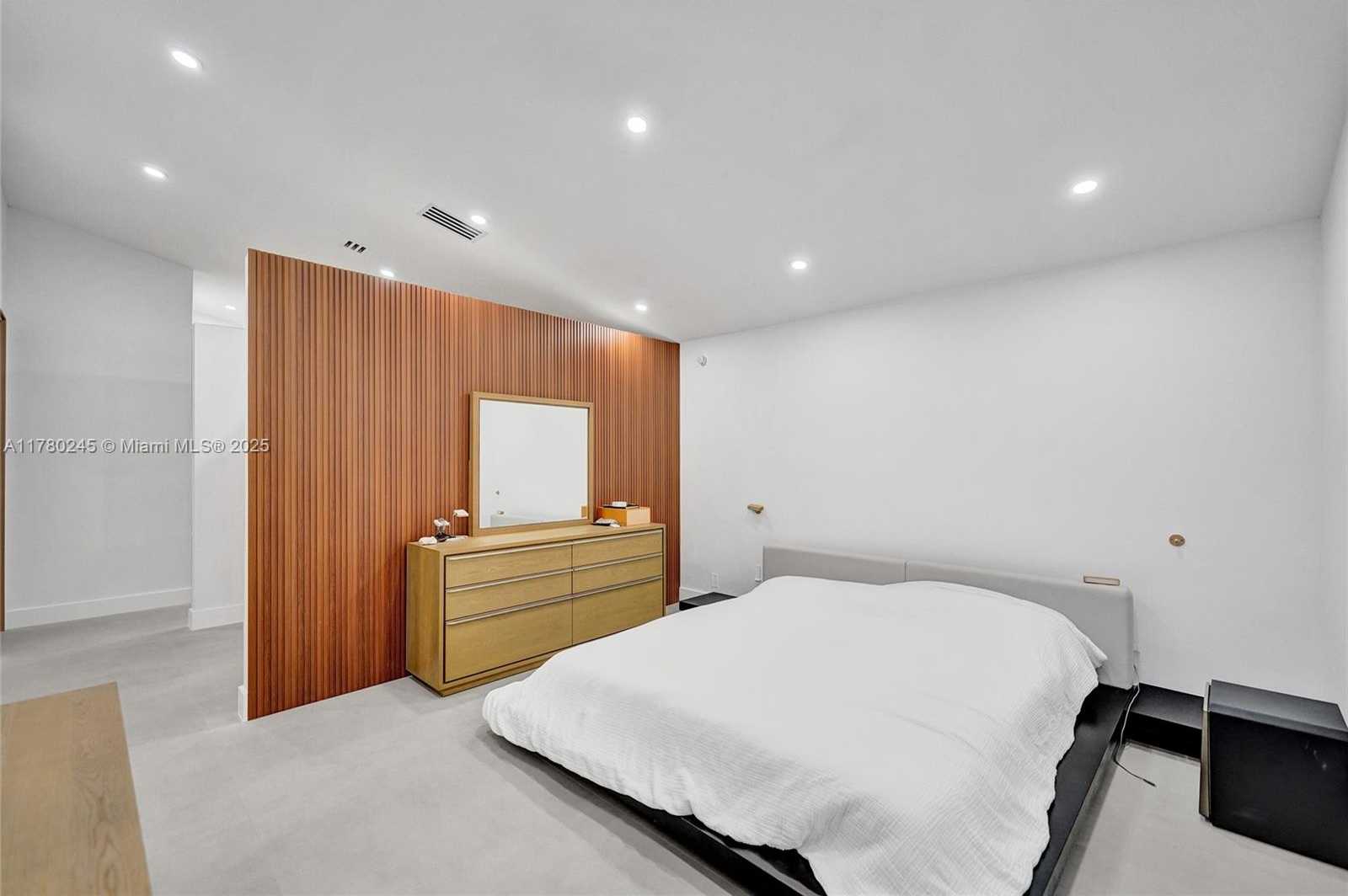 Small Image of 3371 SOUTH WEST 51ST ST, Hollywood Number 28