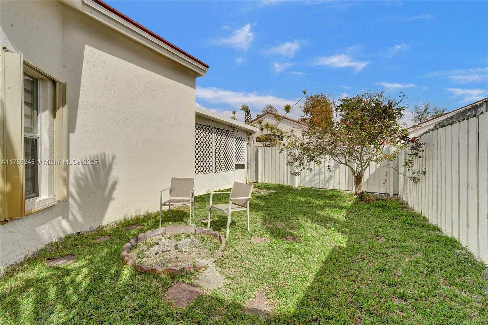 Small Image of 3371 SOUTH WEST 51ST ST, Hollywood Number 35
