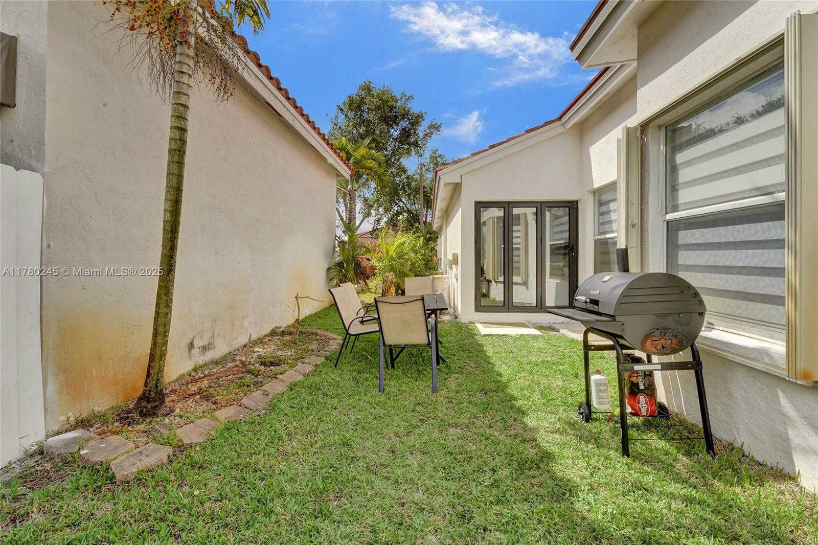 Small Image of 3371 SOUTH WEST 51ST ST, Hollywood Number 37
