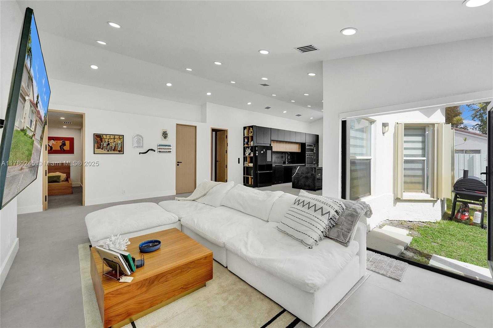 Small Image of 3371 SOUTH WEST 51ST ST, Hollywood Number 42