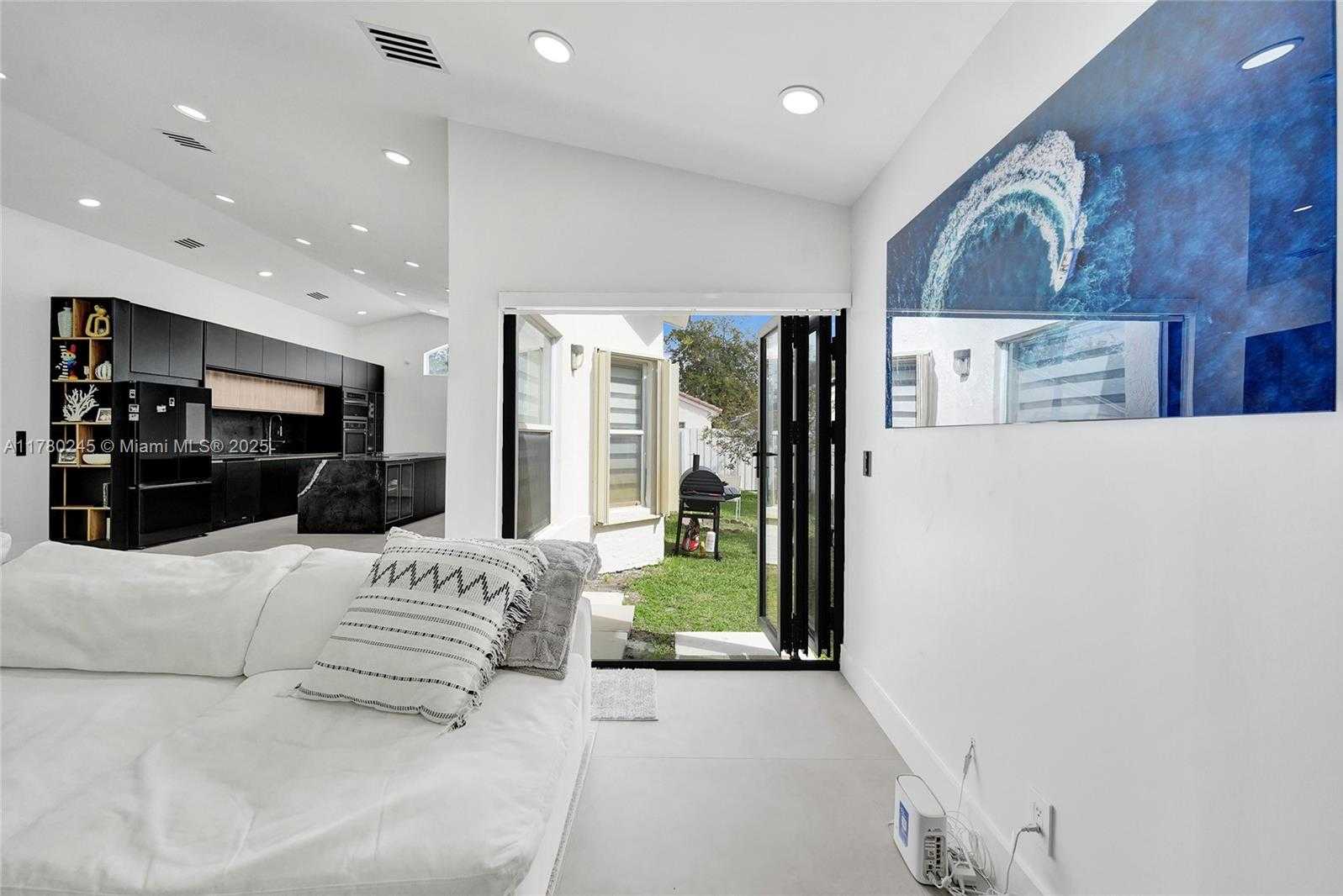 Small Image of 3371 SOUTH WEST 51ST ST, Hollywood Number 43