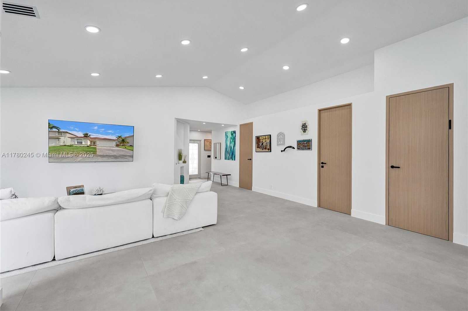 Small Image of 3371 SOUTH WEST 51ST ST, Hollywood Number 48