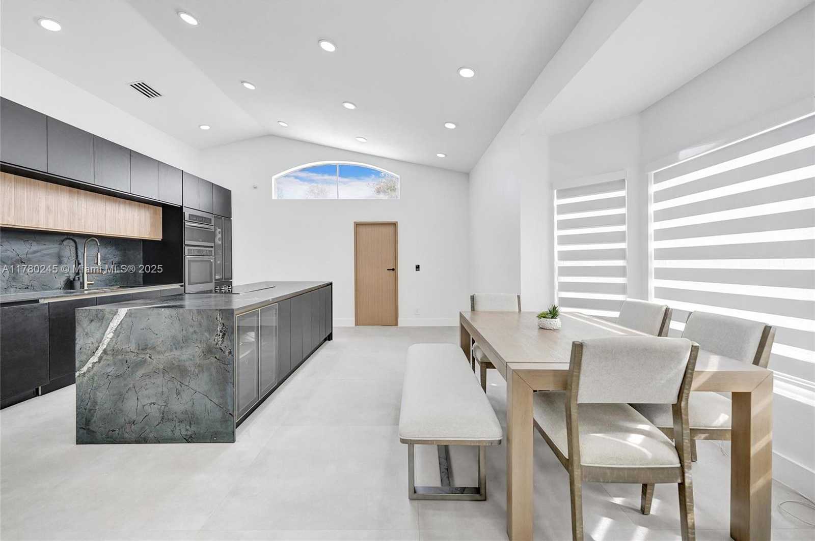 Small Image of 3371 SOUTH WEST 51ST ST, Hollywood Number 6
