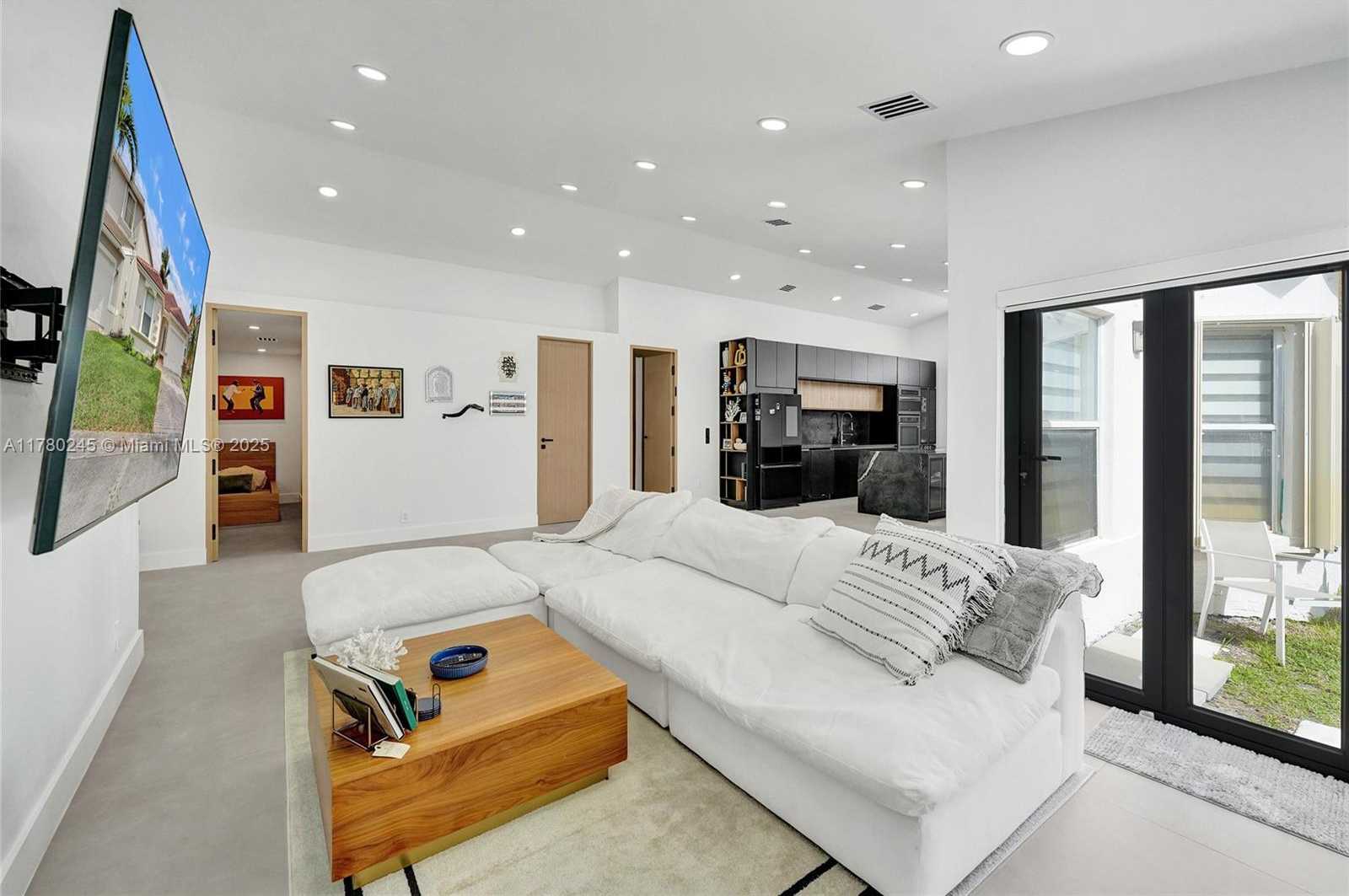Small Image of 3371 SOUTH WEST 51ST ST, Hollywood Number 68