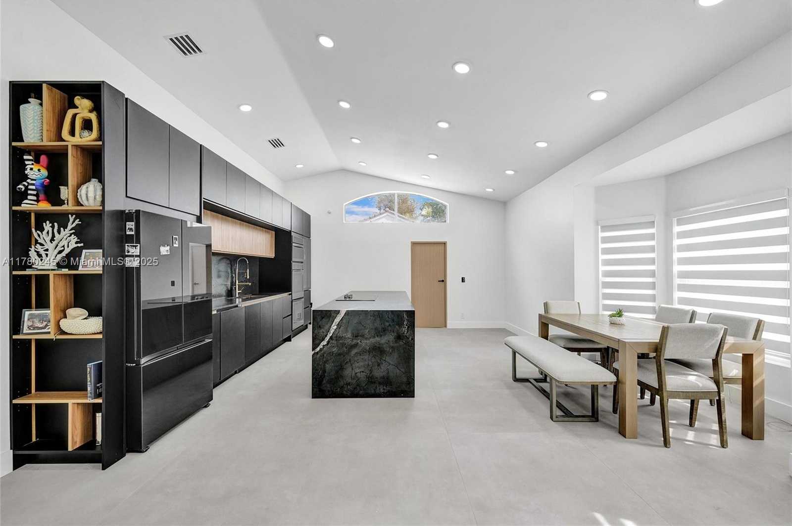 Small Image of 3371 SOUTH WEST 51ST ST, Hollywood Number 7