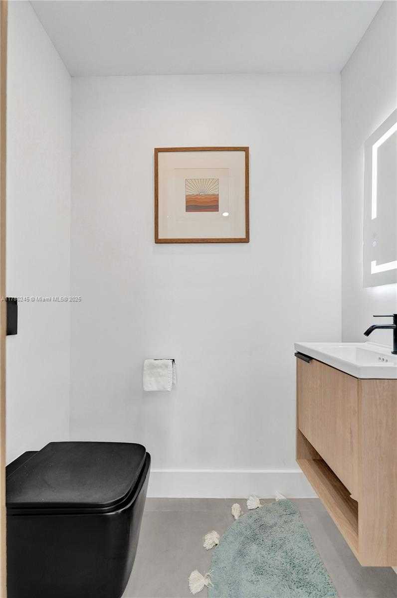 Small Image of 3371 SOUTH WEST 51ST ST, Hollywood Number 72