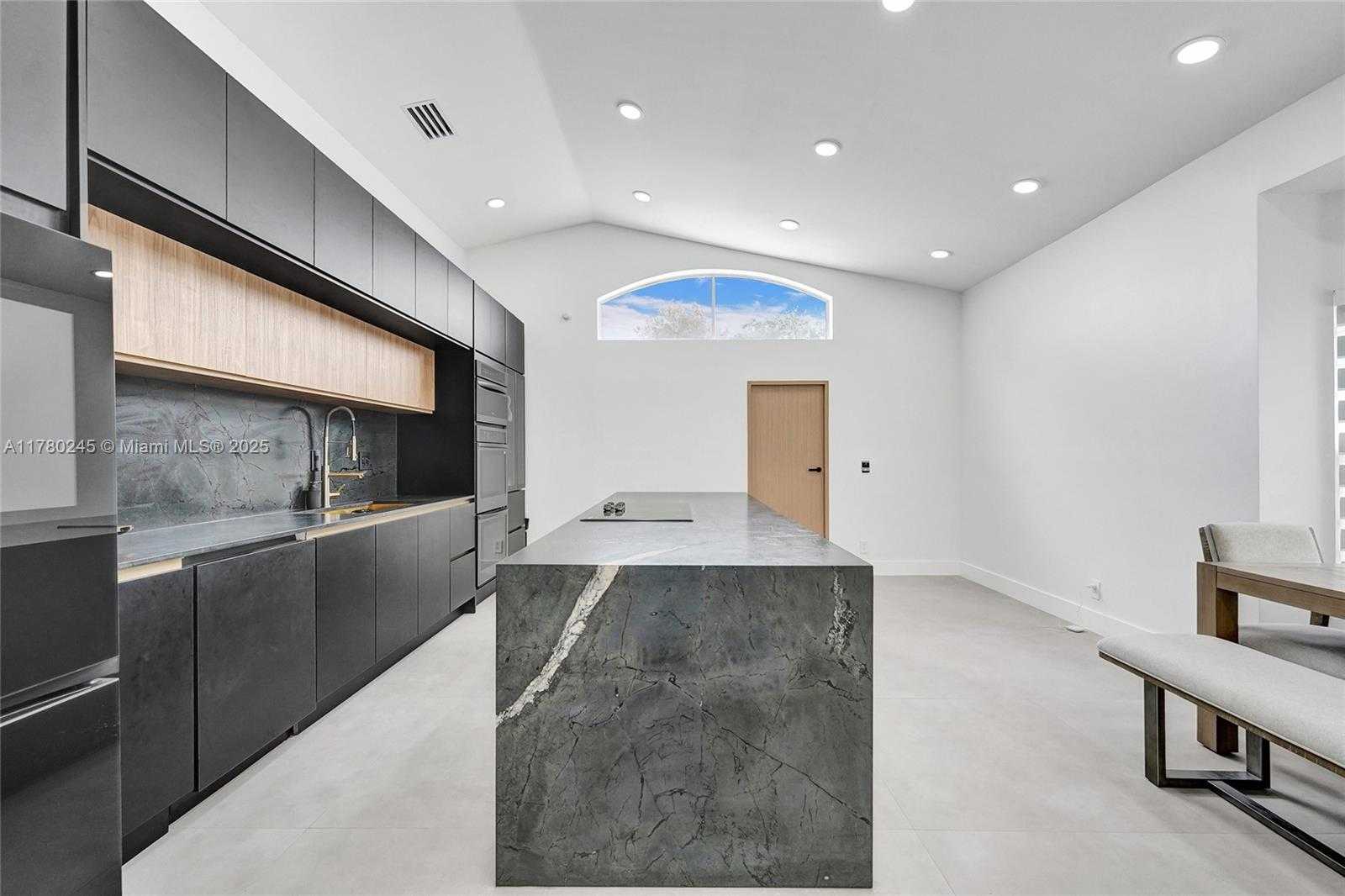 Small Image of 3371 SOUTH WEST 51ST ST, Hollywood Number 75
