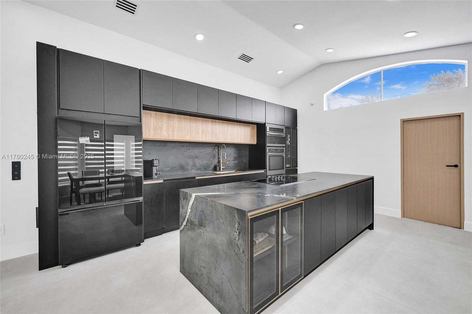 Small Image of 3371 SOUTH WEST 51ST ST, Hollywood Number 76