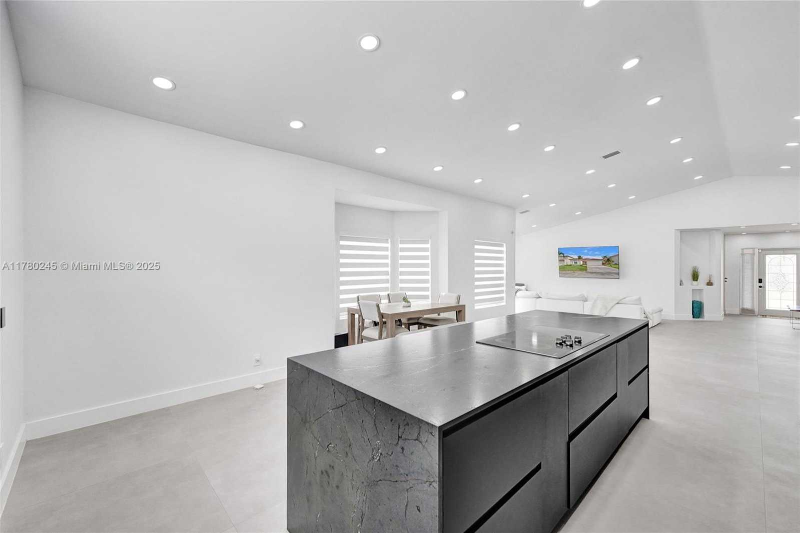 Small Image of 3371 SOUTH WEST 51ST ST, Hollywood Number 79