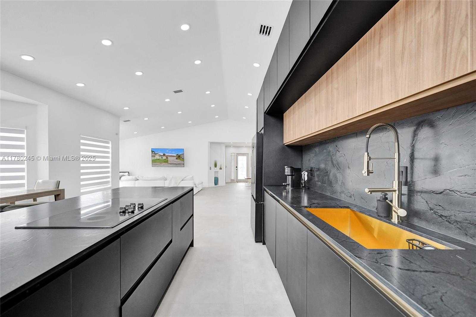 Small Image of 3371 SOUTH WEST 51ST ST, Hollywood Number 80