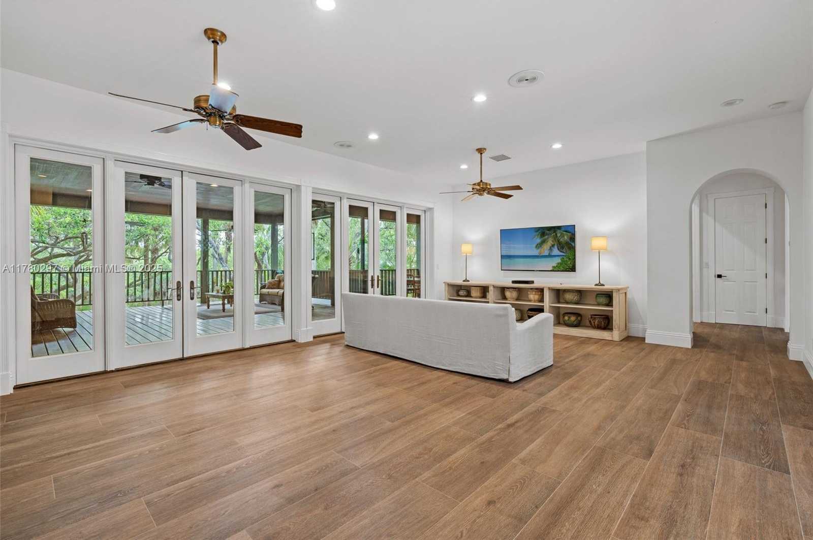 Small Image of 20732 CHARING CROSS CIRCLE, Estero Number 11