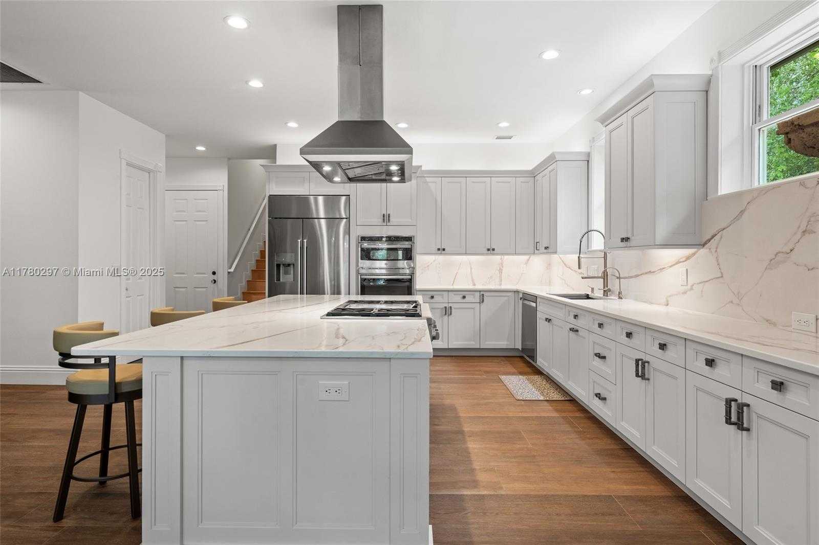 Small Image of 20732 CHARING CROSS CIRCLE, Estero Number 13