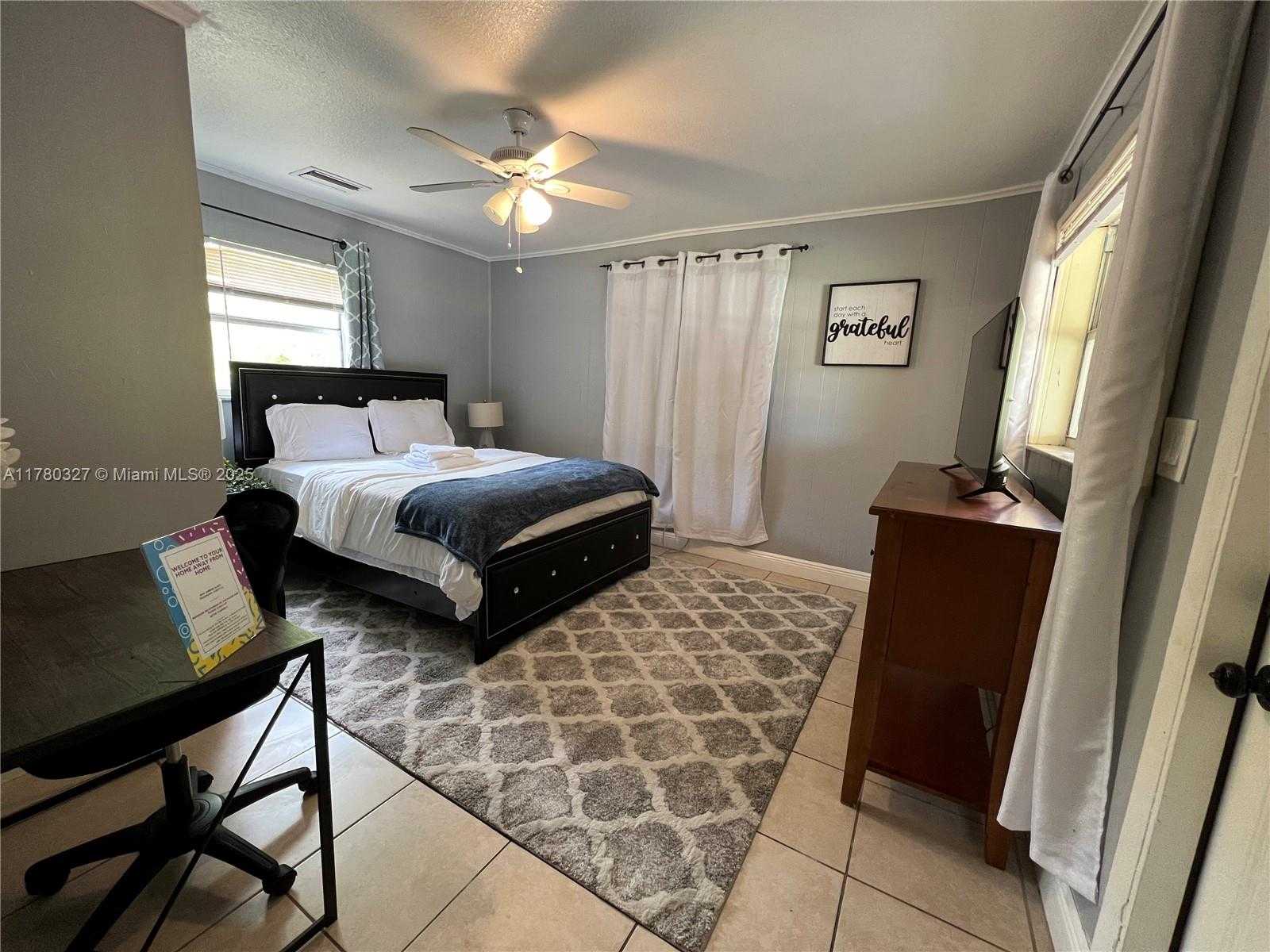 Small Image of Fort Lauderdale Number 11