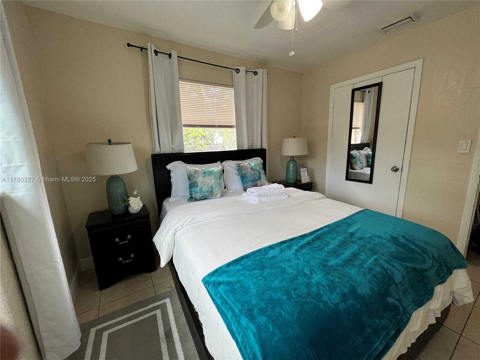 Small Image of Fort Lauderdale Number 2