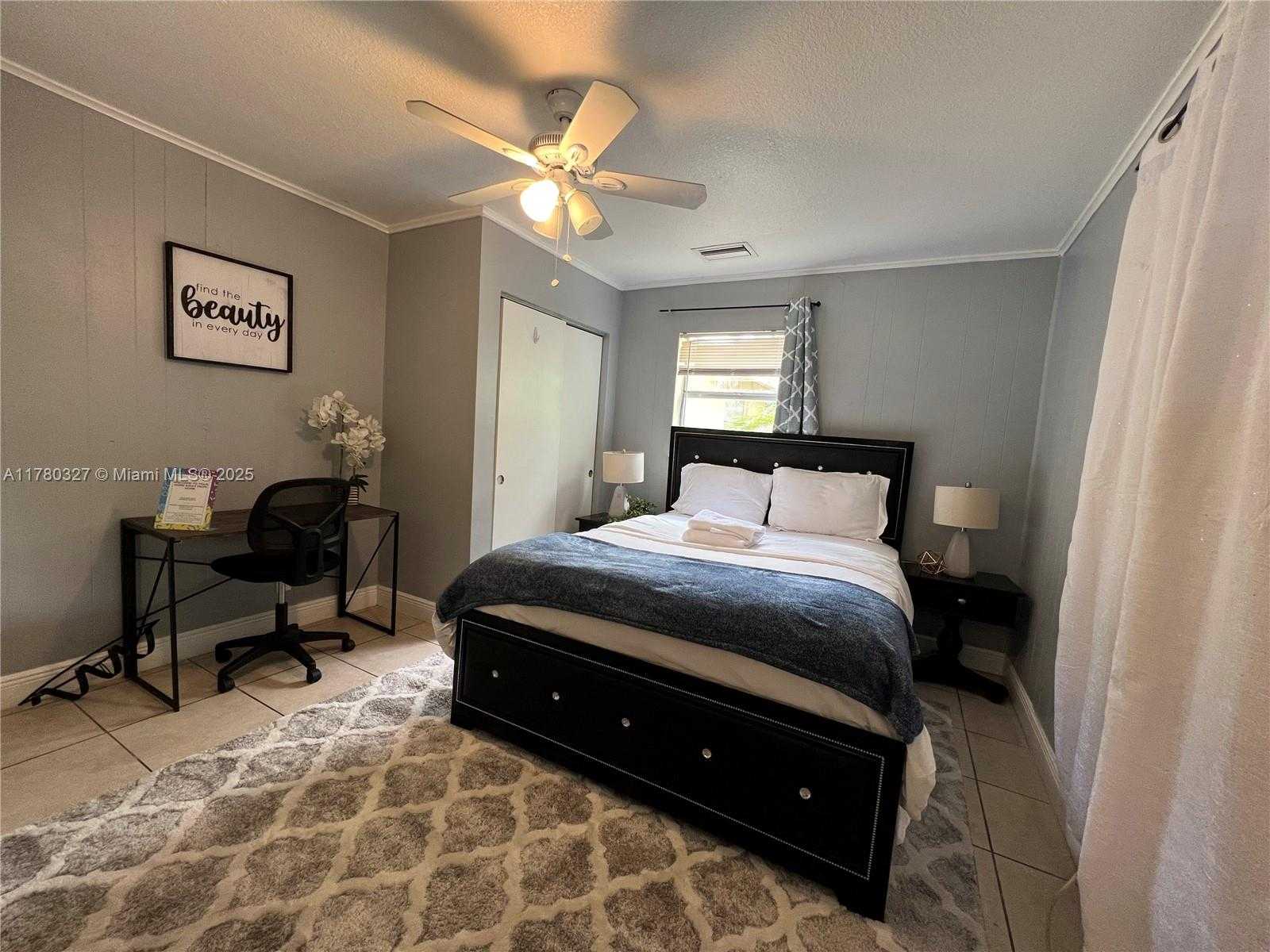 Small Image of Fort Lauderdale Number 6