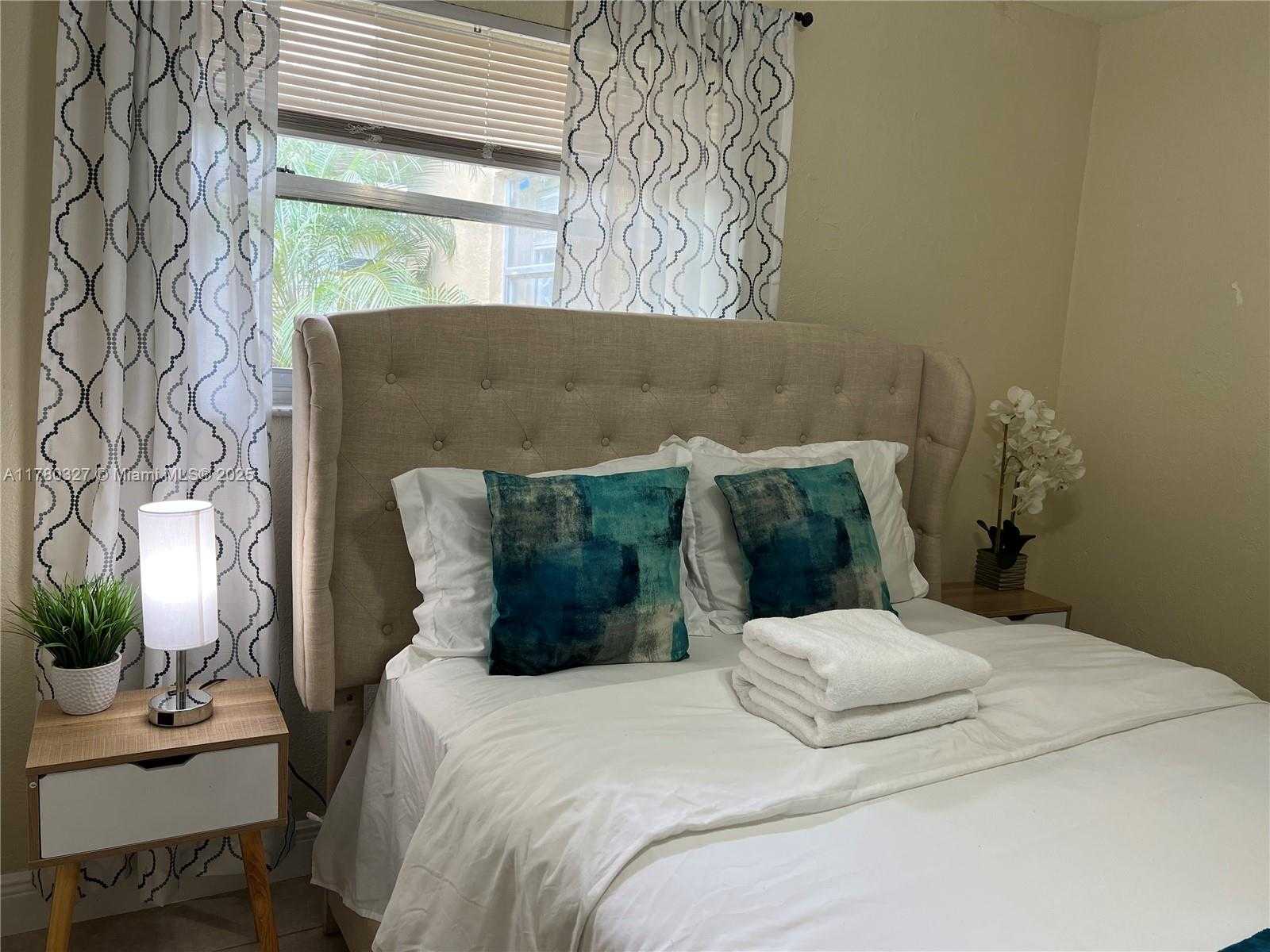 Small Image of Fort Lauderdale Number 7