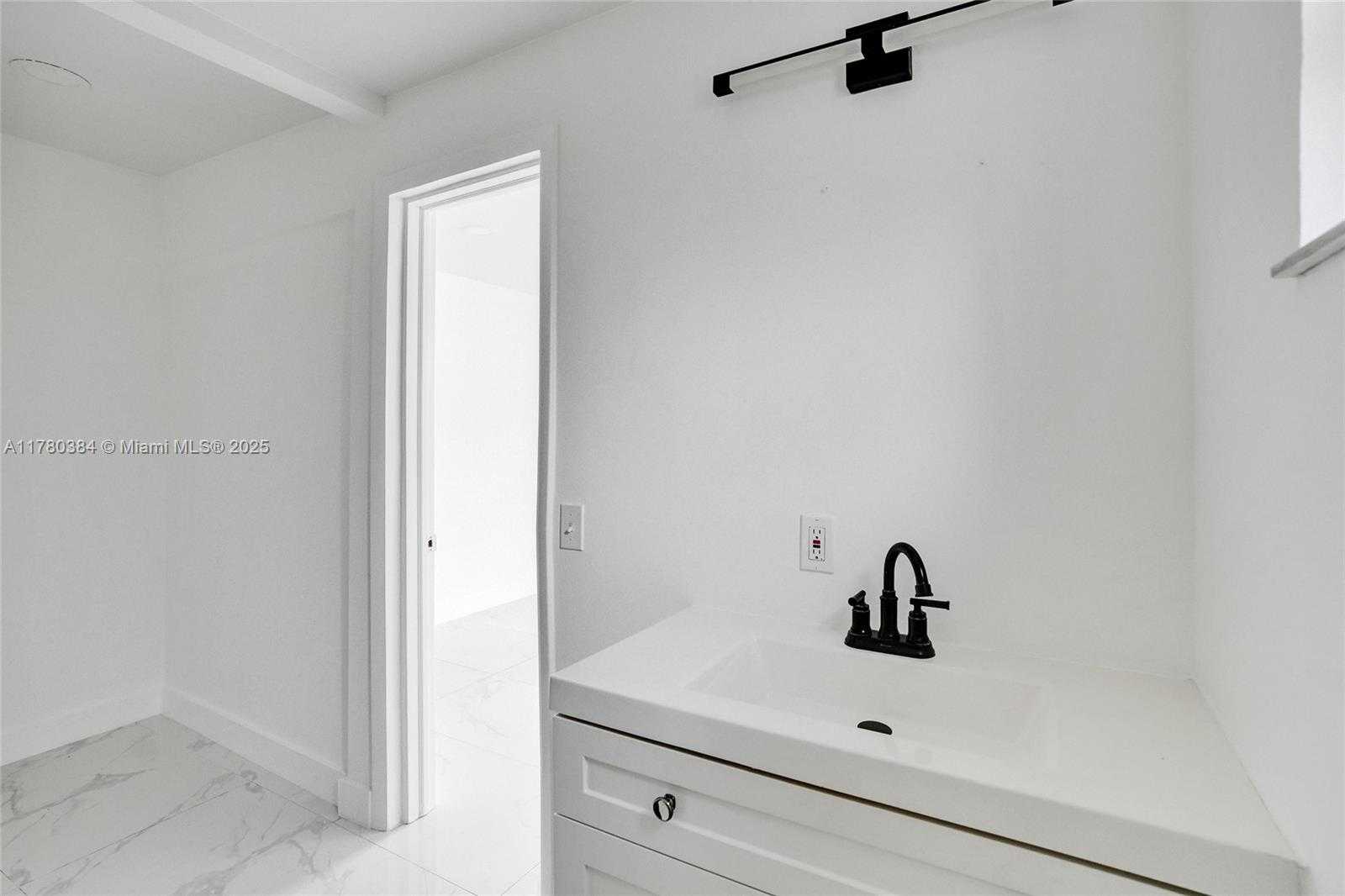 Small Image of 265 NORTH WEST 135TH ST, North Miami Number 27