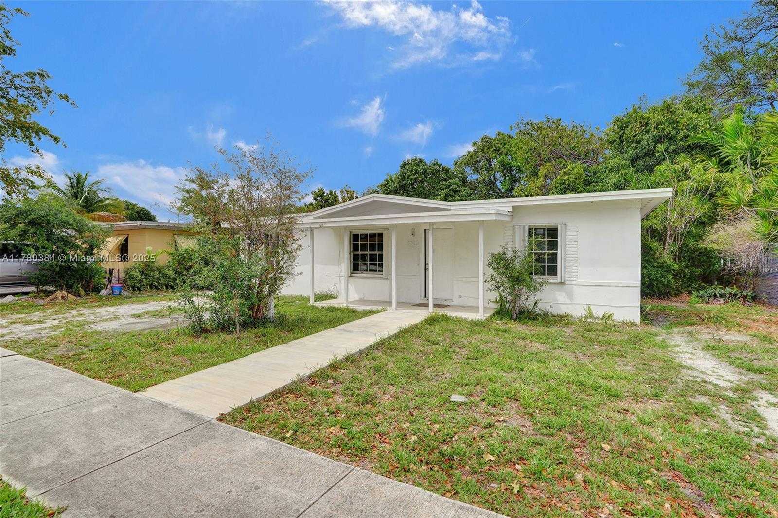Small Image of 265 NORTH WEST 135TH ST, North Miami Number 35