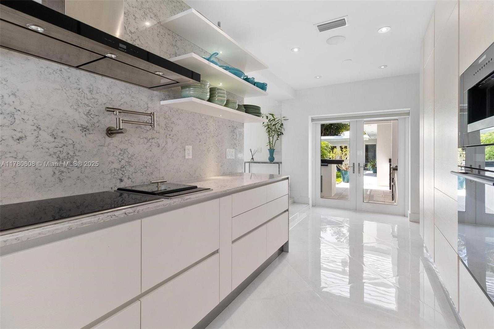 Small Image of 2550 FLAMINGO DR, Miami Beach Number 15