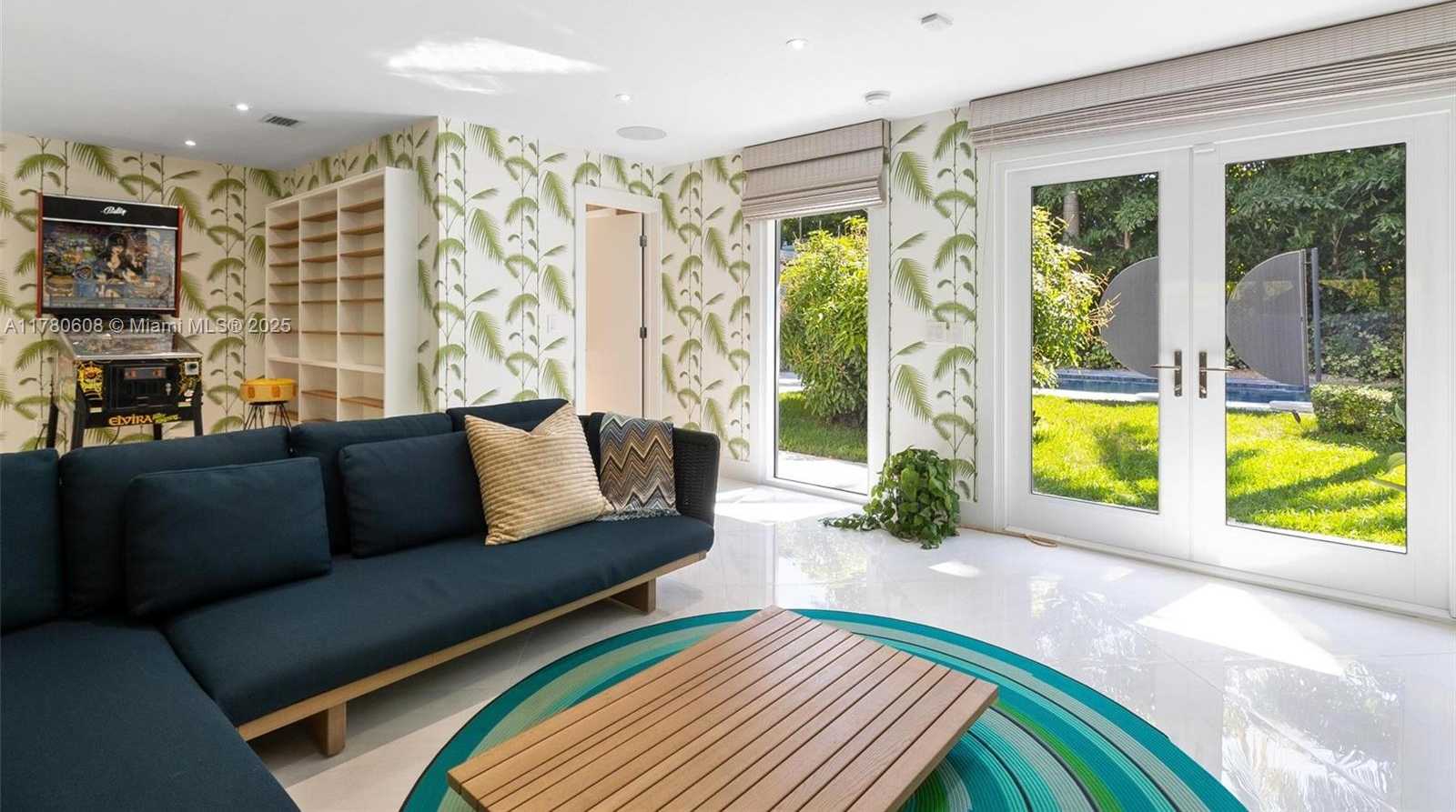 Small Image of 2550 FLAMINGO DR, Miami Beach Number 21