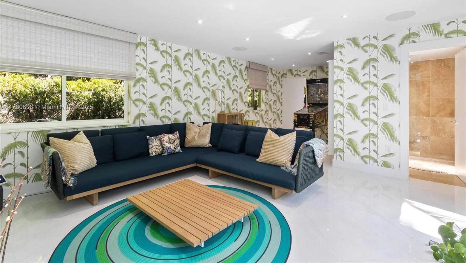 Small Image of 2550 FLAMINGO DR, Miami Beach Number 22