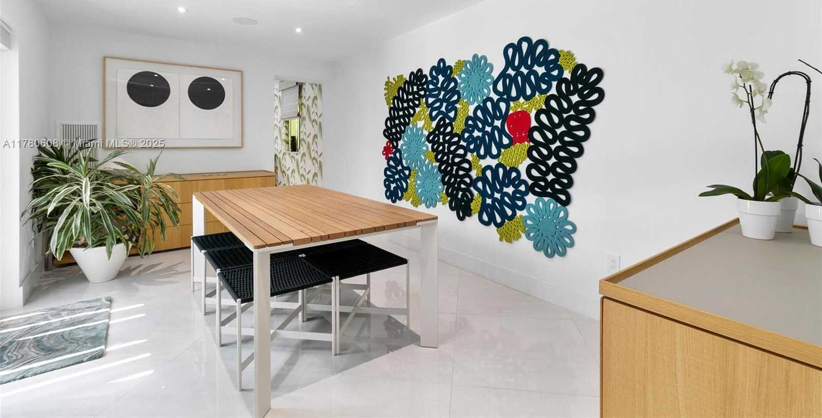 Small Image of 2550 FLAMINGO DR, Miami Beach Number 26