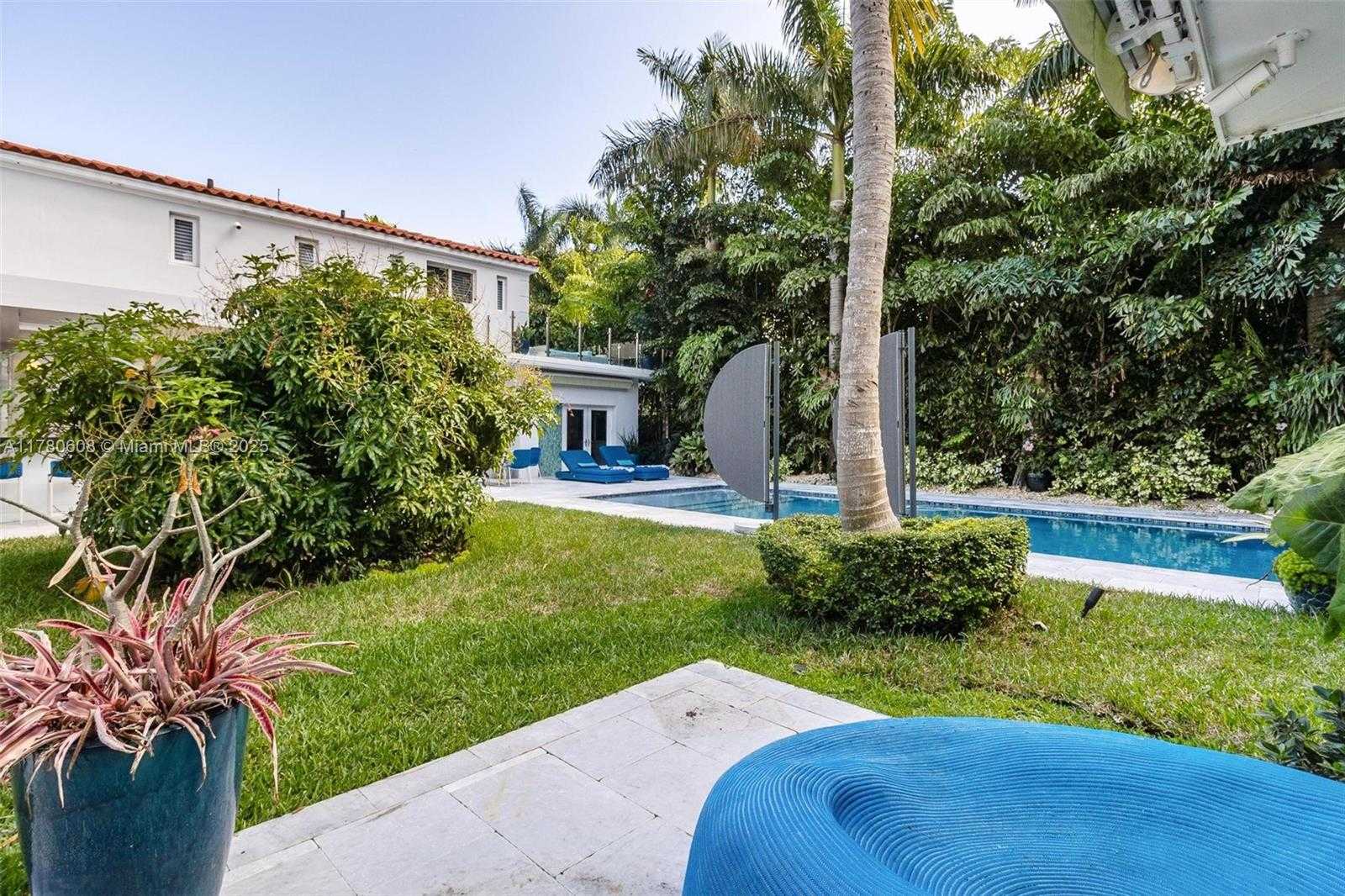 Small Image of 2550 FLAMINGO DR, Miami Beach Number 49