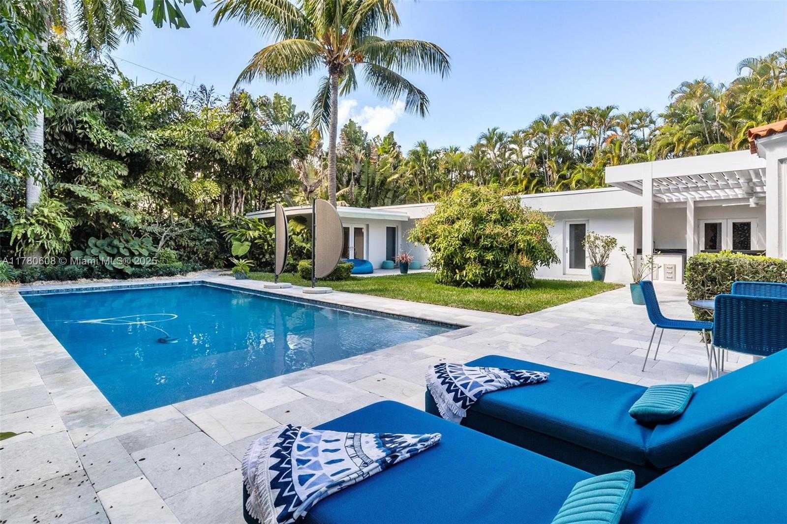 Small Image of 2550 FLAMINGO DR, Miami Beach Number 51