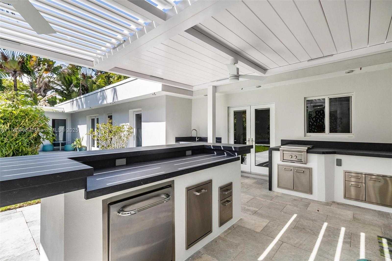 Small Image of 2550 FLAMINGO DR, Miami Beach Number 57