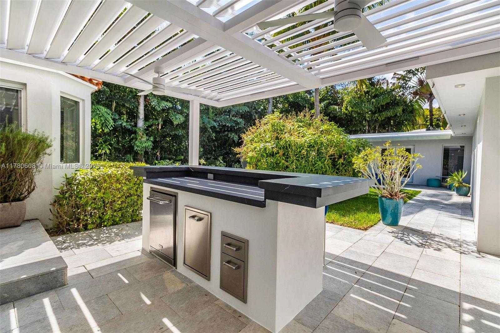Small Image of 2550 FLAMINGO DR, Miami Beach Number 59