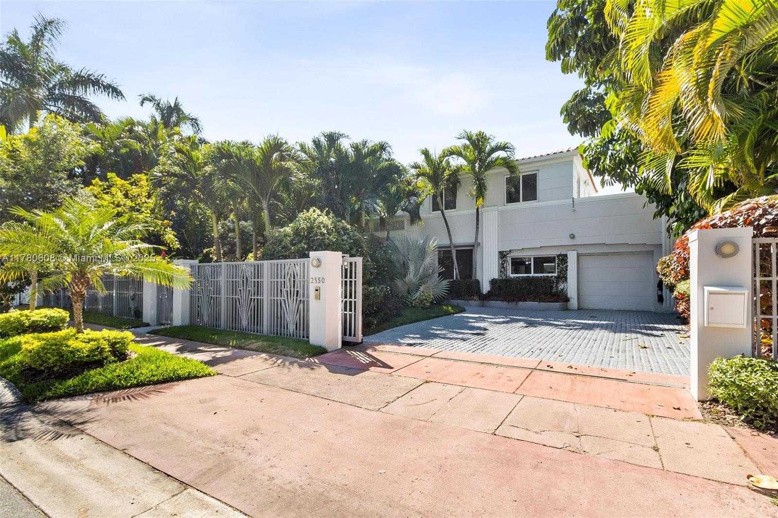 Small Image of 2550 FLAMINGO DR, Miami Beach Number 62