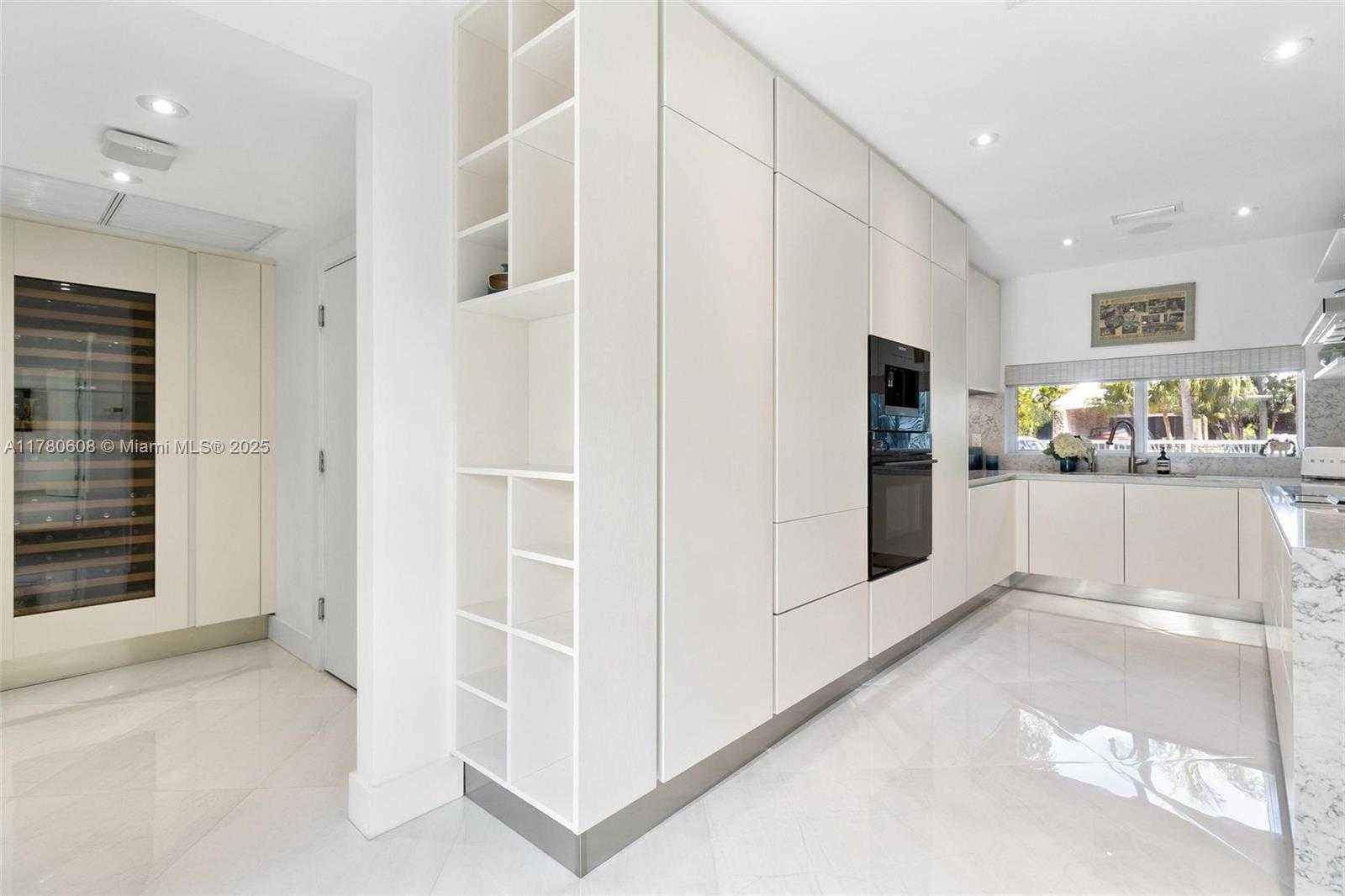 Small Image of 2550 FLAMINGO DR, Miami Beach Number 64