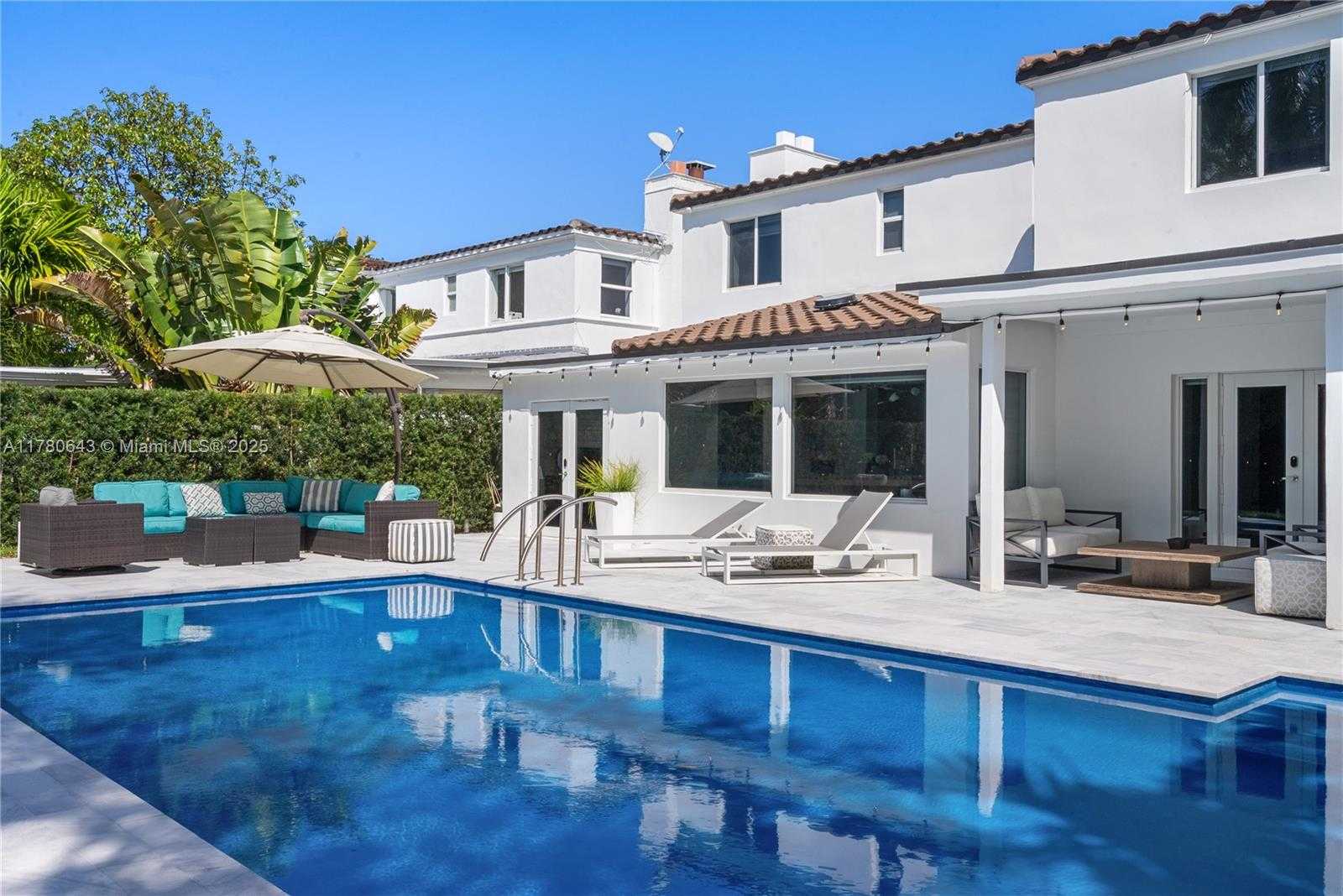 Small Image of 5120 ALTON ROAD, Miami Beach Number 10