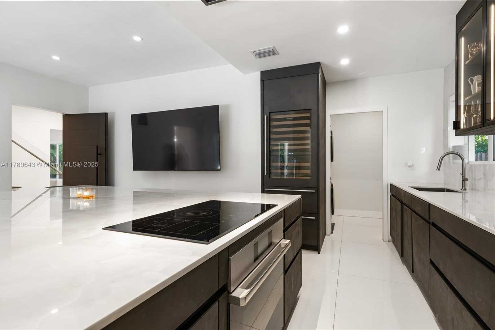 Small Image of 5120 ALTON ROAD, Miami Beach Number 19