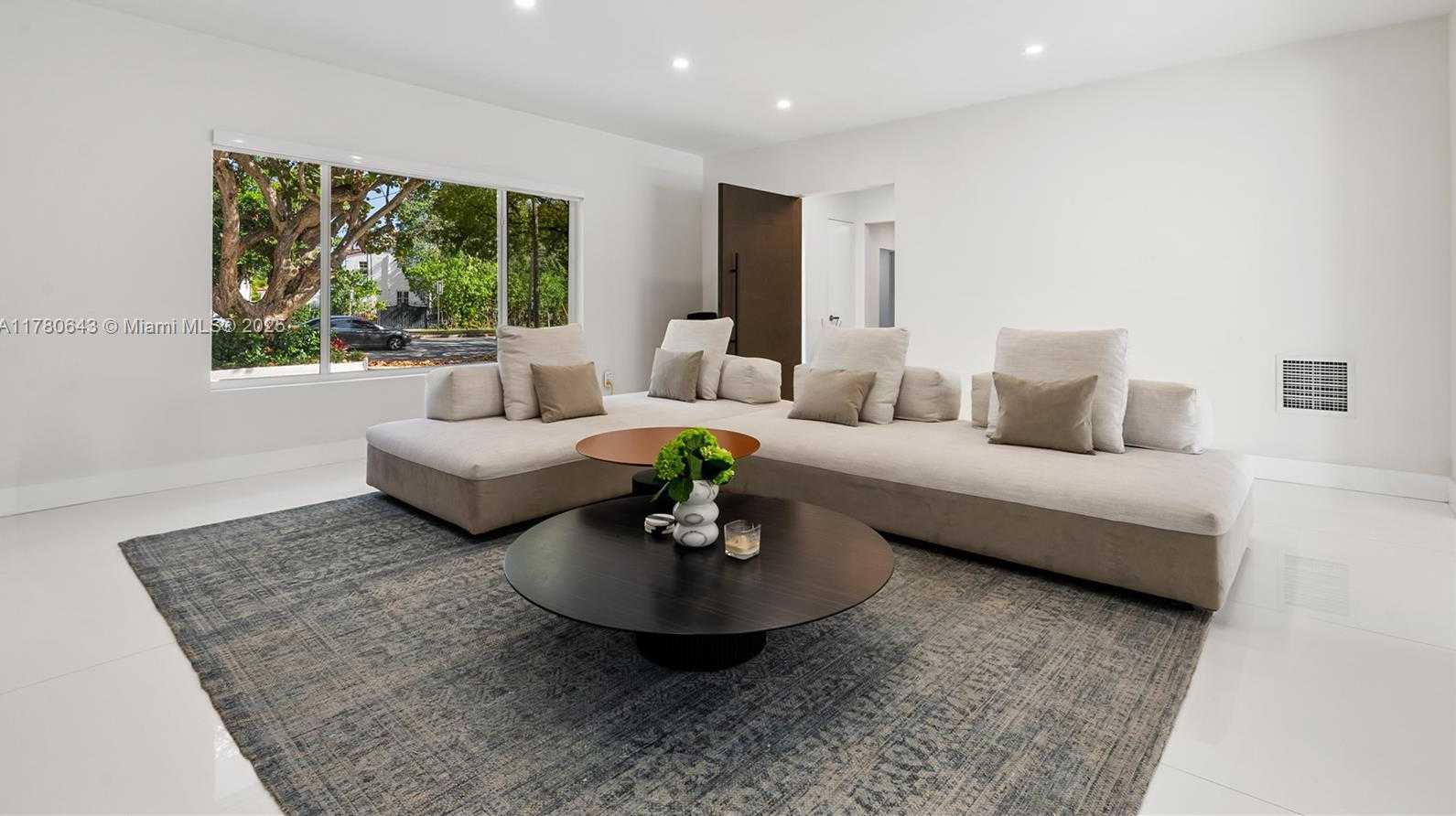 Small Image of 5120 ALTON ROAD, Miami Beach Number 24