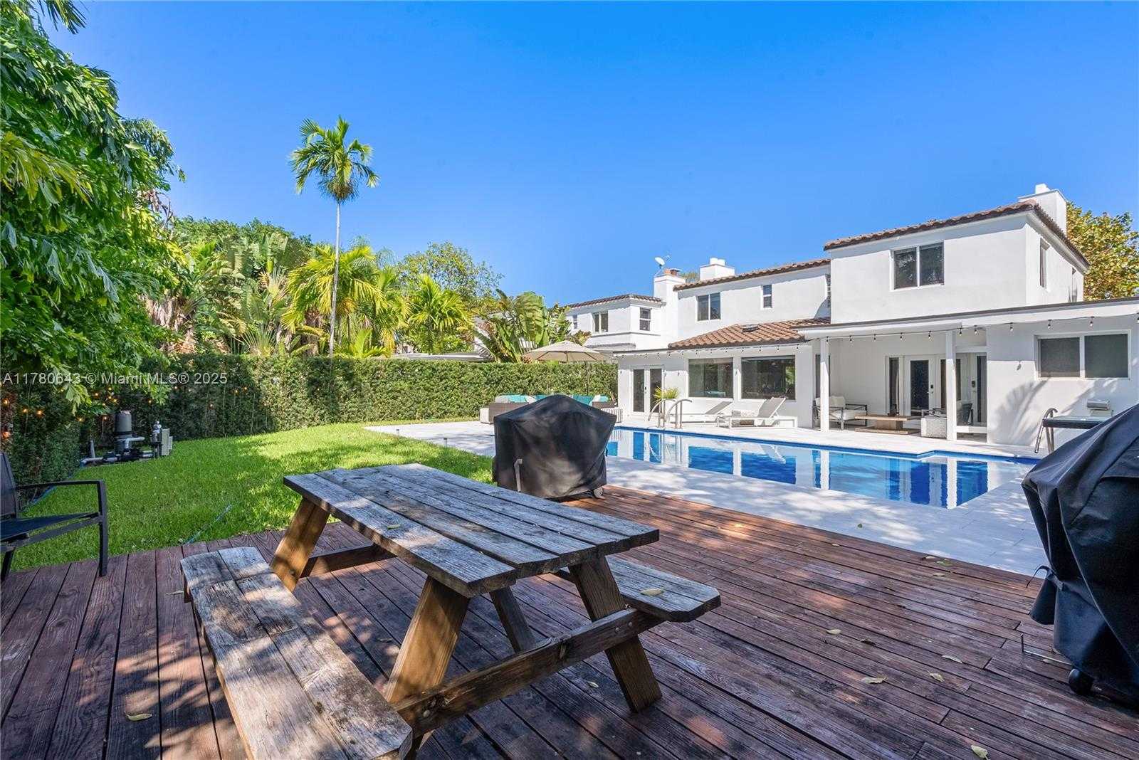 Small Image of 5120 ALTON ROAD, Miami Beach Number 5