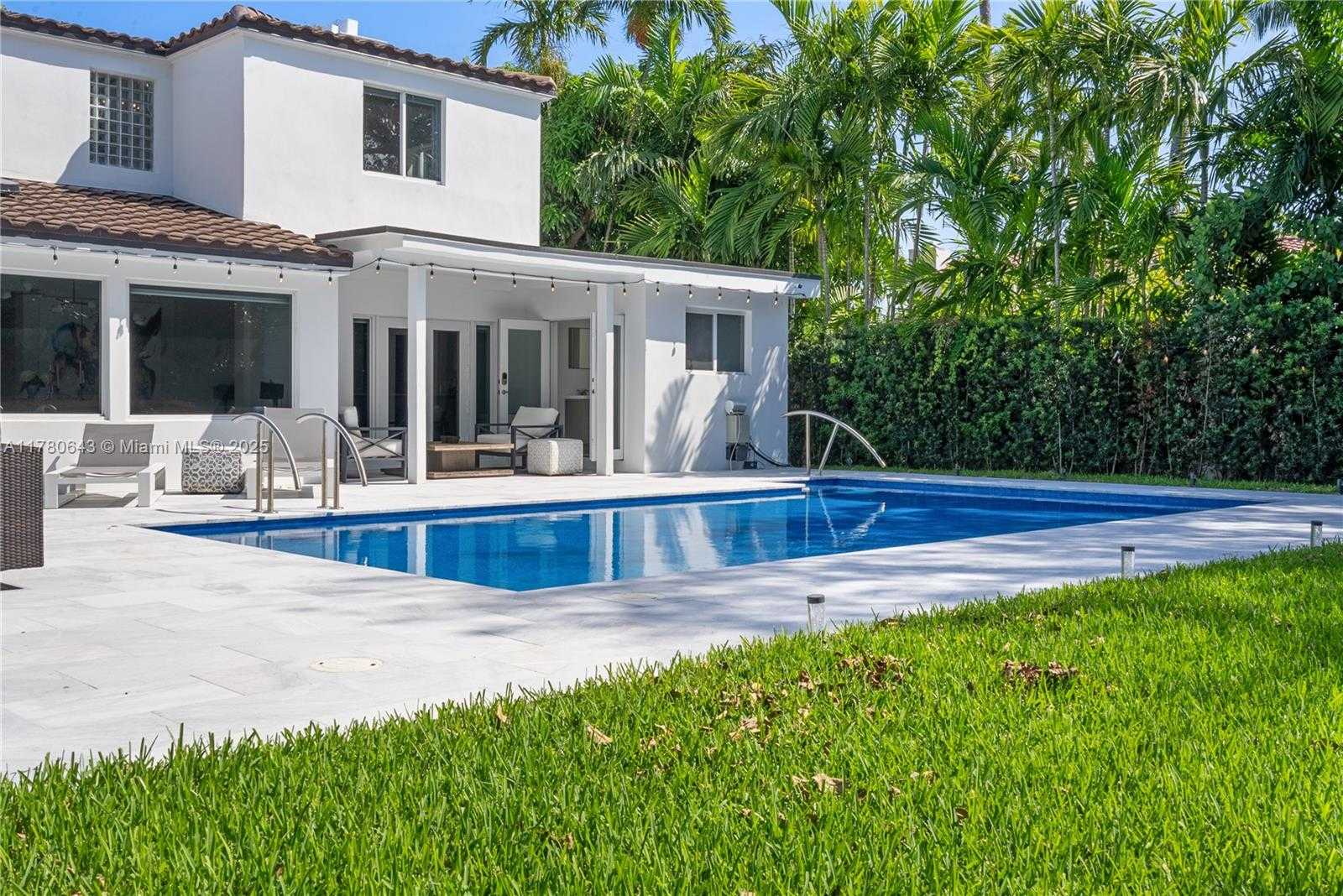 Small Image of 5120 ALTON ROAD, Miami Beach Number 8
