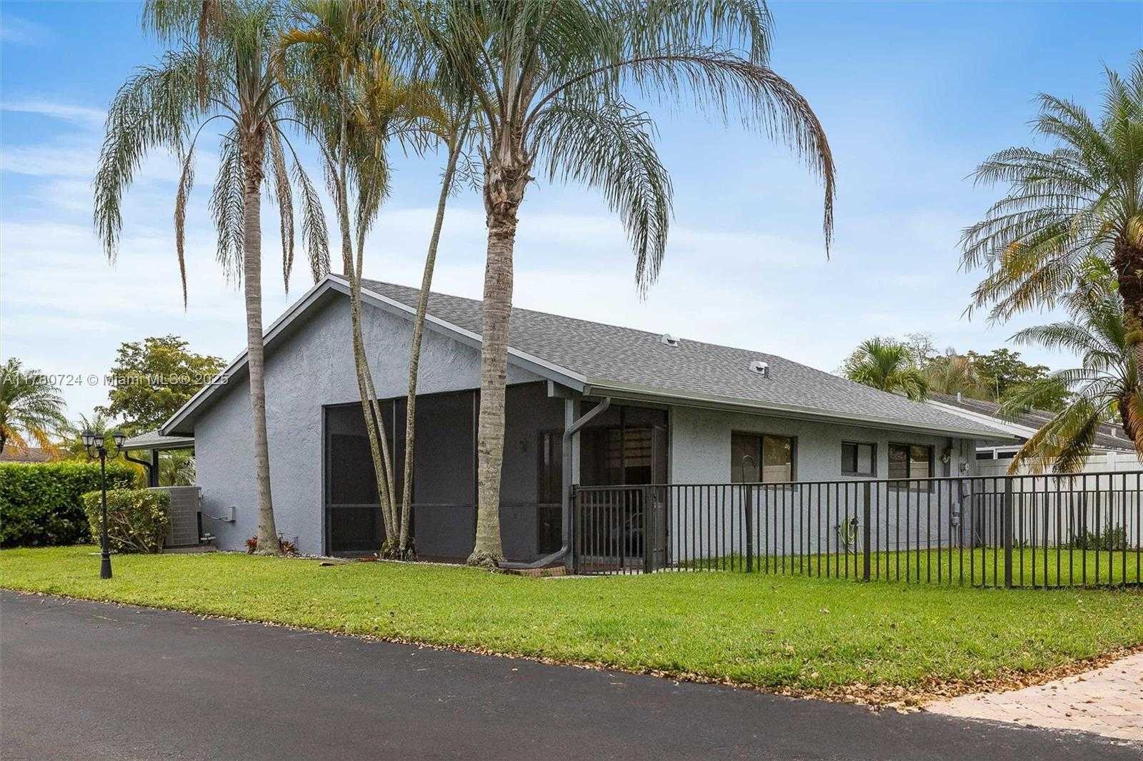 Small Image of 971 NORTH WEST 89TH AVE, Plantation Number 4