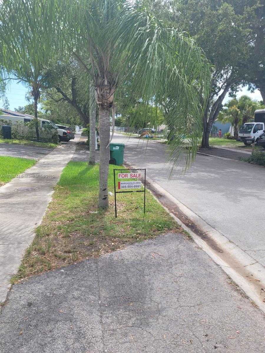 Small Image of 16255 SOUTH WEST 303RD ST, Homestead Number 2