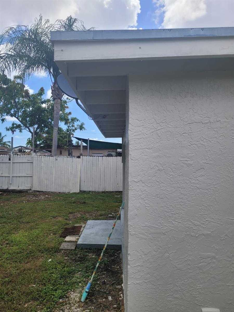 Small Image of 16255 SOUTH WEST 303RD ST, Homestead Number 32
