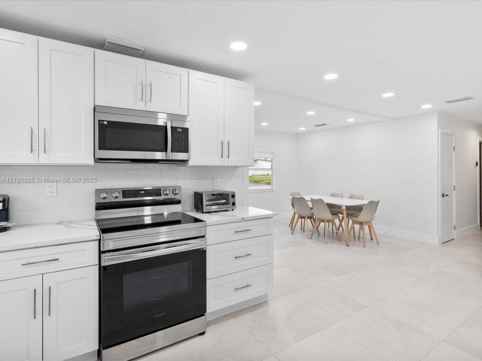 Small Image of 5731 SOUTH WEST 54TH TER, Davie Number 6