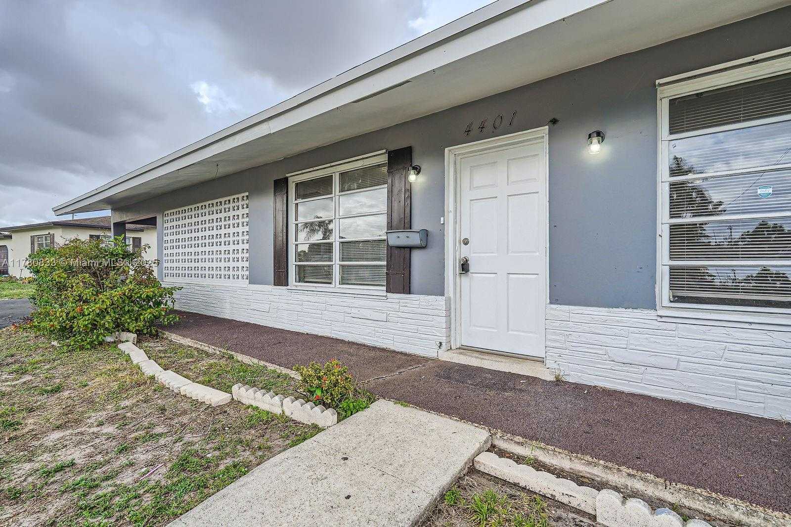 Small Image of 4401 NORTH WEST 6TH CT, Coconut Creek Number 4