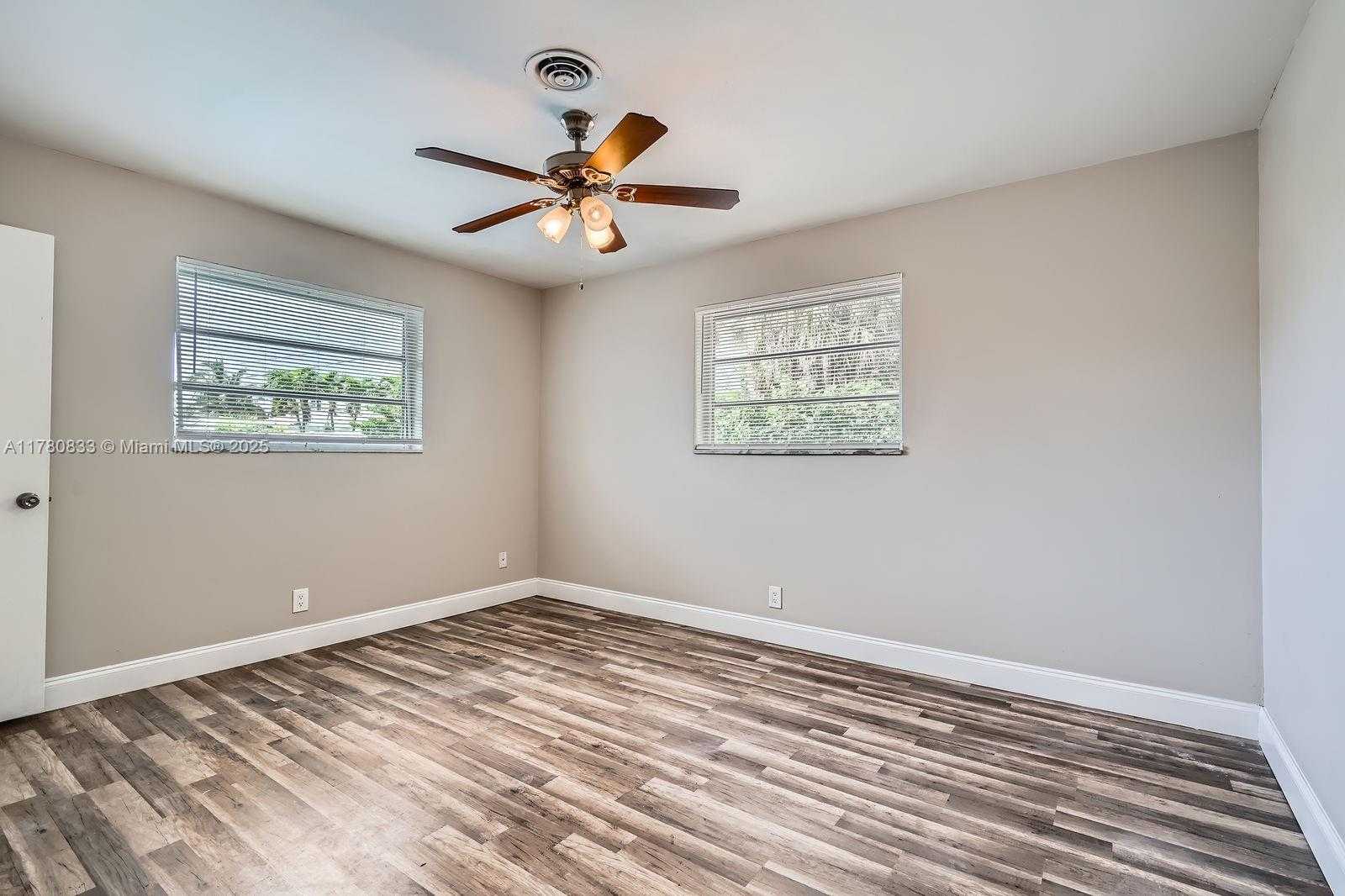 Small Image of 4401 NORTH WEST 6TH CT, Coconut Creek Number 5