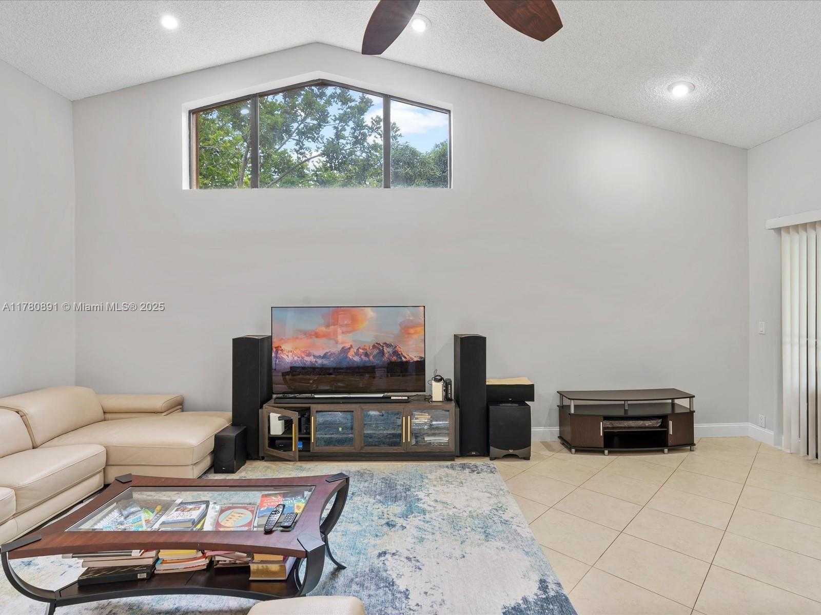 Small Image of 16621 ROYAL POINCIANA CT, Weston Number 10