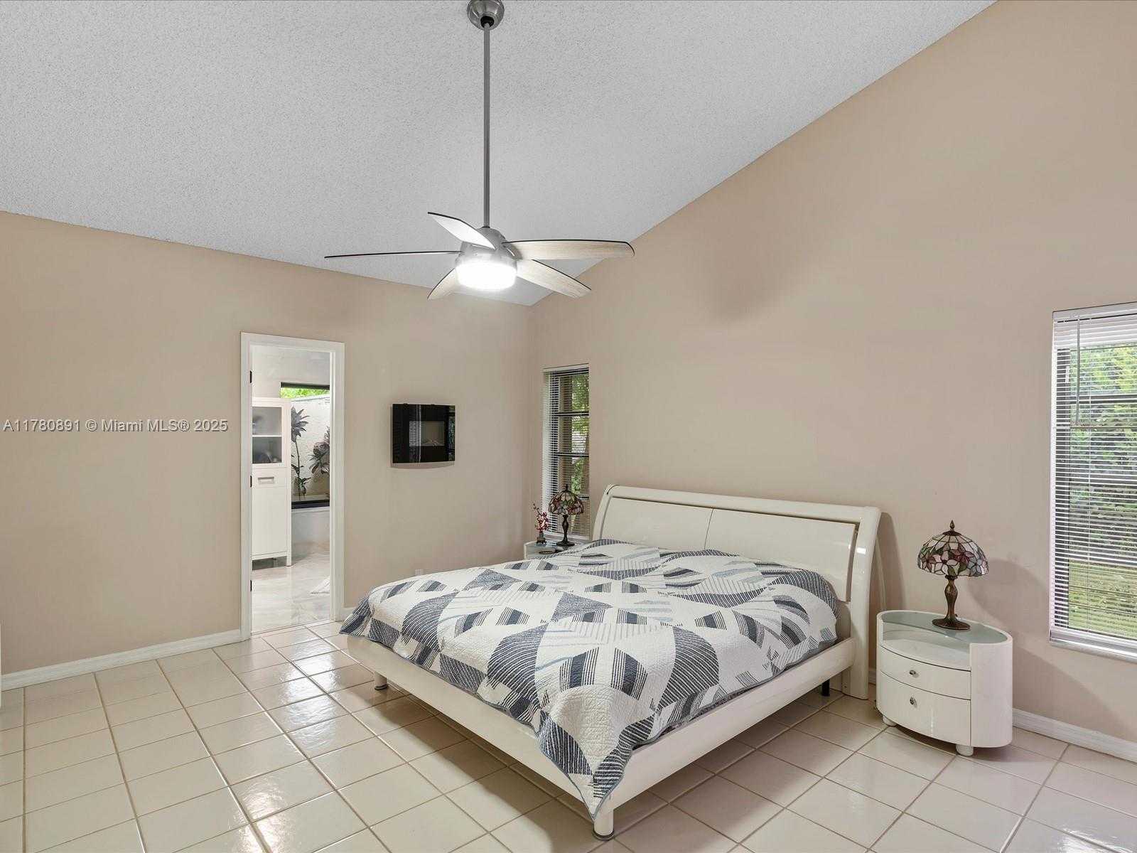 Small Image of 16621 ROYAL POINCIANA CT, Weston Number 14