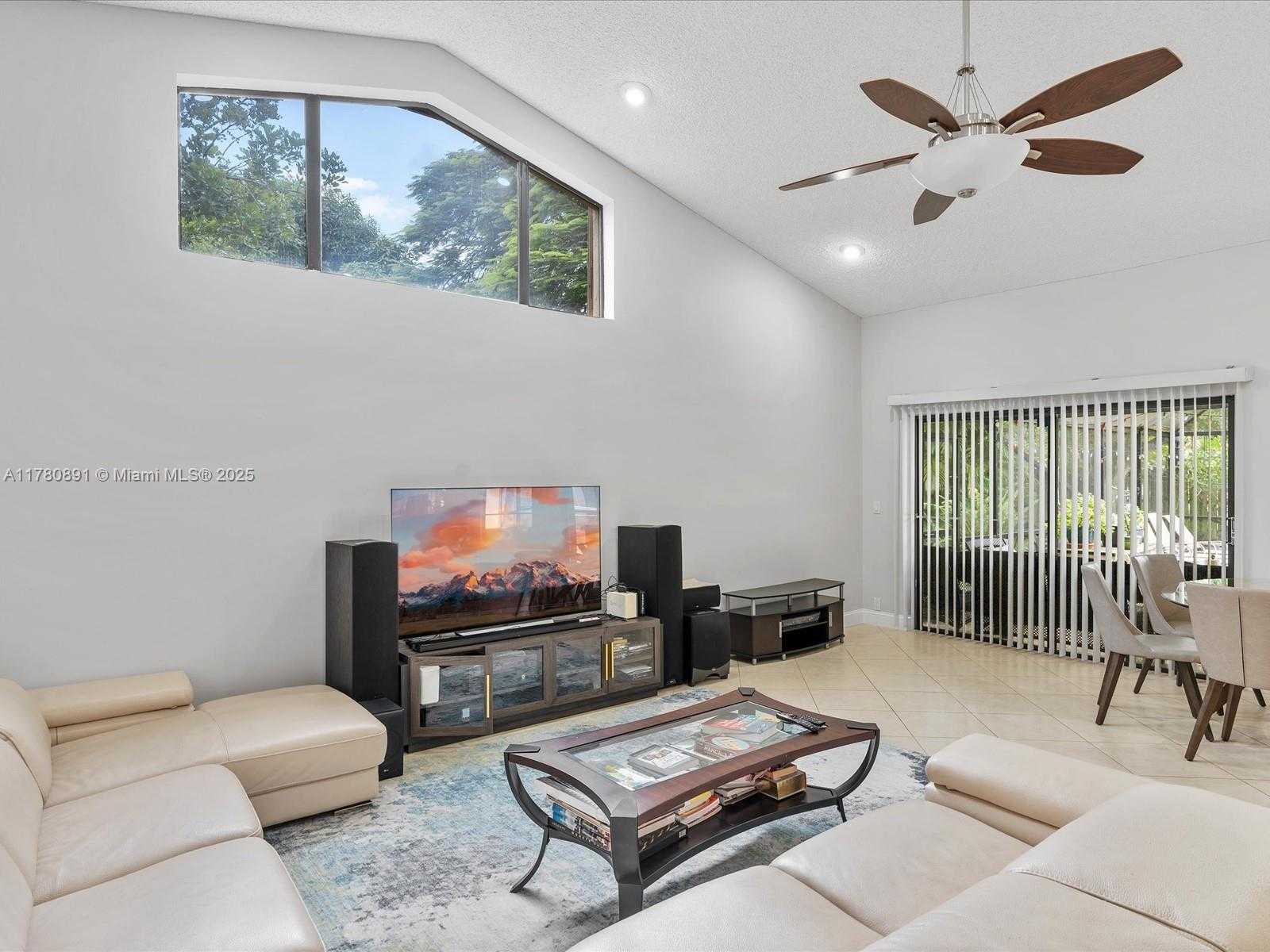Small Image of 16621 ROYAL POINCIANA CT, Weston Number 15
