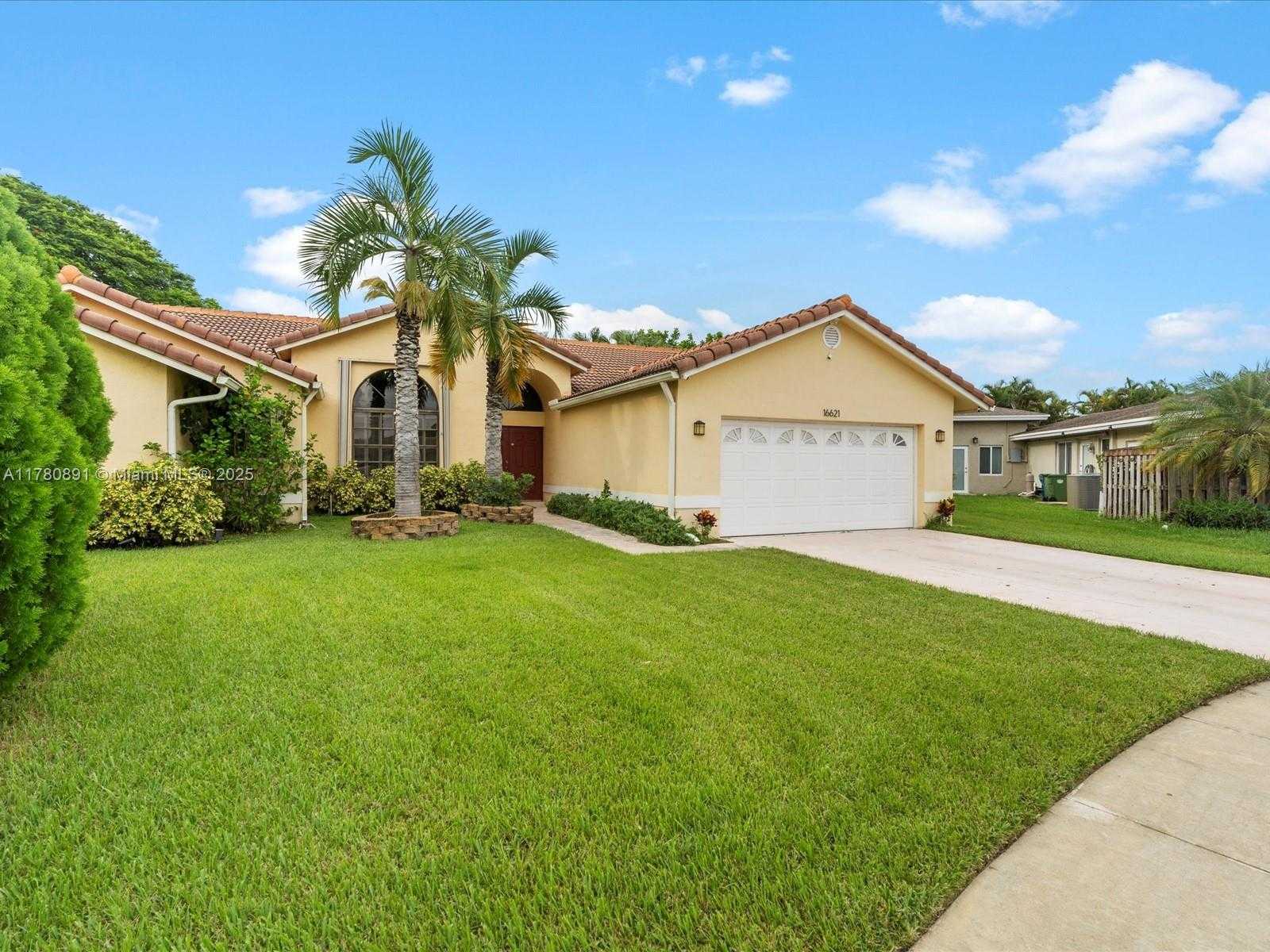Small Image of 16621 ROYAL POINCIANA CT, Weston Number 2