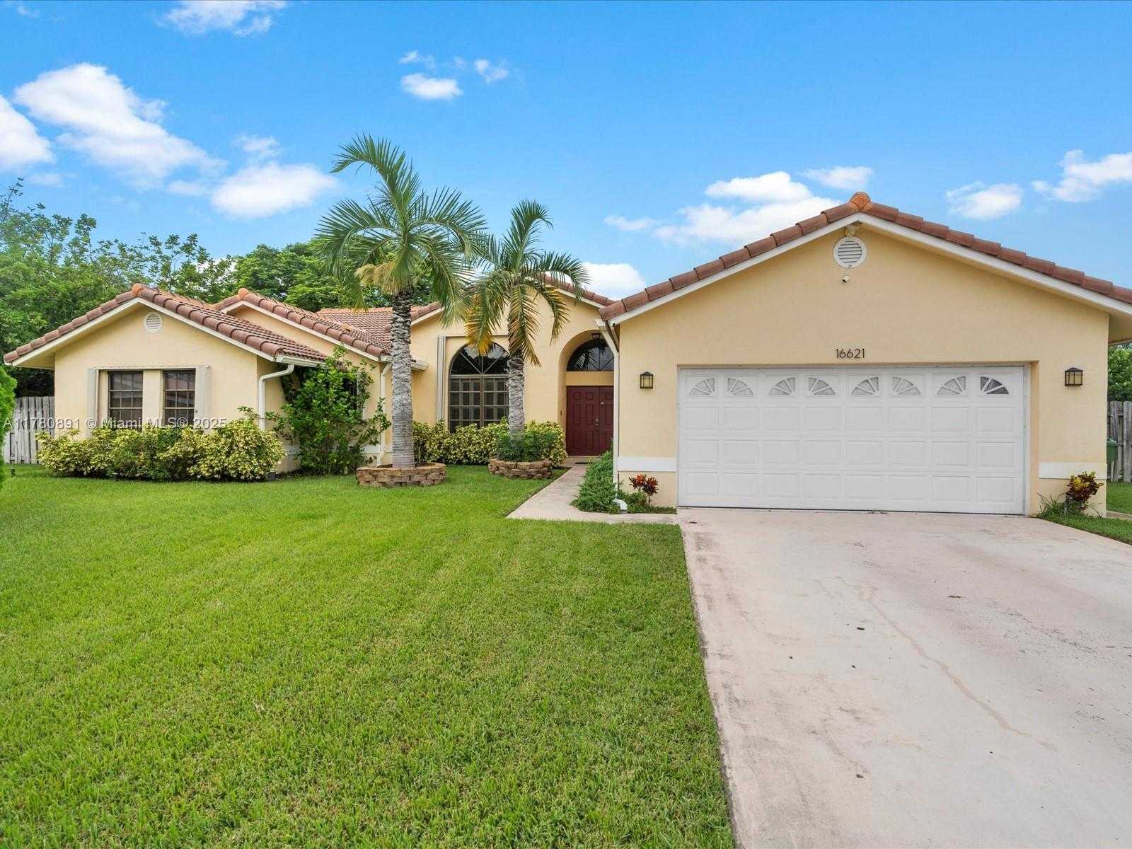 Small Image of 16621 ROYAL POINCIANA CT, Weston Number 20