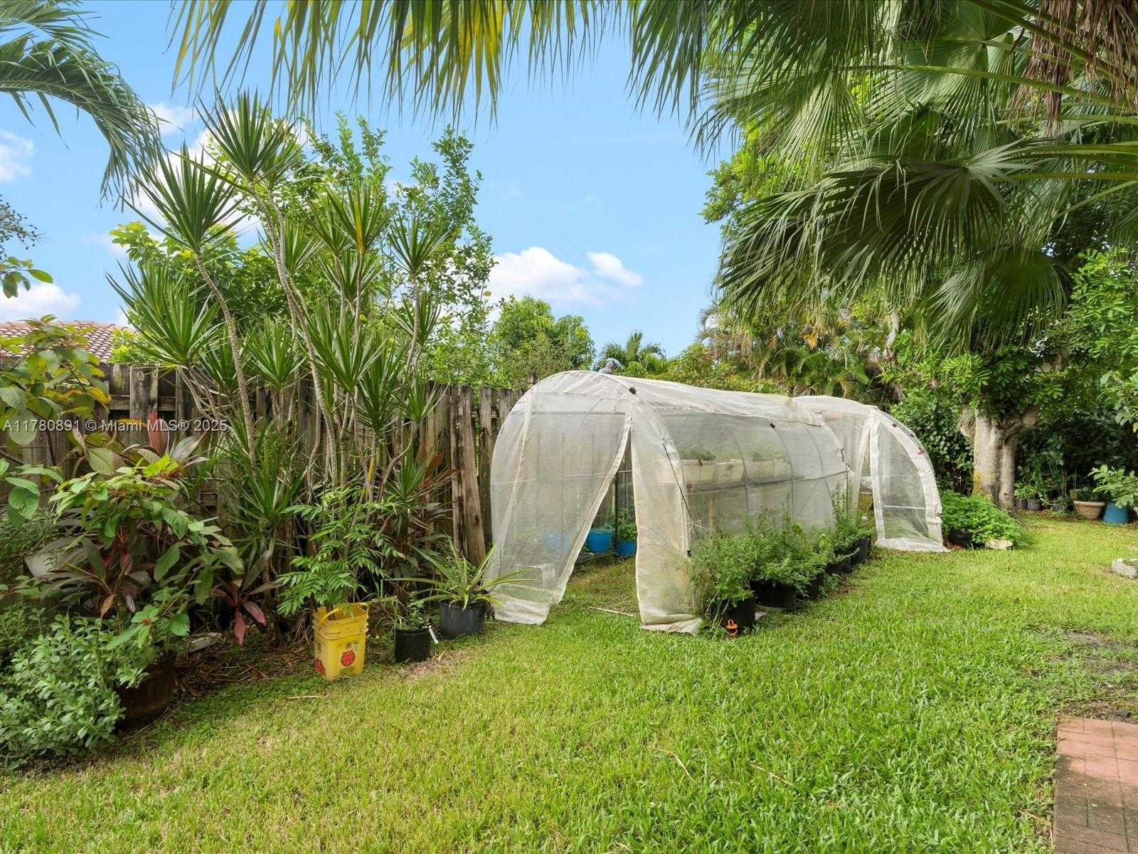 Small Image of 16621 ROYAL POINCIANA CT, Weston Number 21