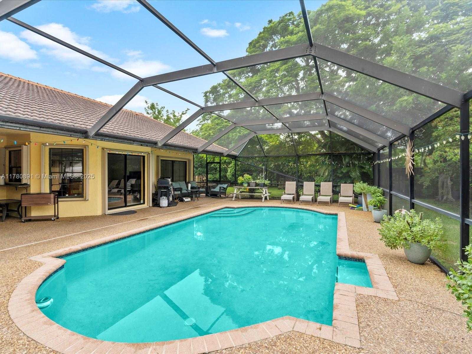 Small Image of 16621 ROYAL POINCIANA CT, Weston Number 22